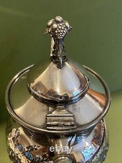 Antique Reed & Barton 2856 7 Coffee / Tea Pot Repousse Silver Plate Beautiful