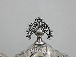 FINE LARGE ANTIQUE SILVER PLATED TEA / COFFEE SET Meriden Company not sterling