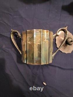 LUNT Silver Plate 5 Piece Set Coffee Pot, Tea Pot, Creamer, 2 Sugars 100-E