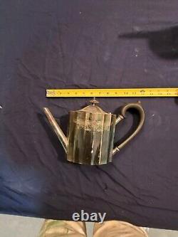 LUNT Silver Plate 5 Piece Set Coffee Pot, Tea Pot, Creamer, 2 Sugars 100-E