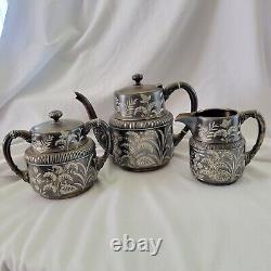 Meriden SilverPlate Co. Tea Set 1432 Quadruple Plated 3 Piece