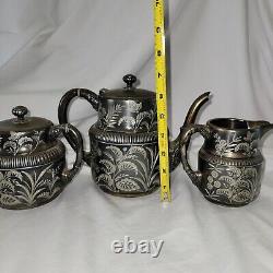 Meriden SilverPlate Co. Tea Set 1432 Quadruple Plated 3 Piece