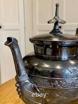 NICE Meriden Silver Plate Tea/Coffee Pot