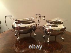 Quality Walker & Hall 3 Piece Silver Plate EPNS Tea Set