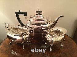 Quality Walker & Hall 3 Piece Silver Plate EPNS Tea Set