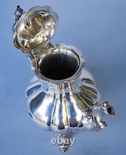 Reed & Barton 1795 Winthrop Medium 11x10 Coffee/Tea Pot Silver Plated Vintage