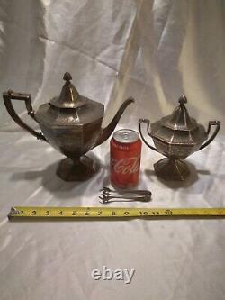 Rodgers Brothers silver plate Heraldic Tea pot & sugar bowl. Circa 1916