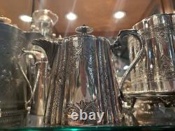 Walker & Hall Sheffield Silver Plate Tea Pot