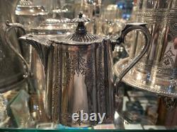 Walker & Hall Sheffield Silver Plate Tea Pot